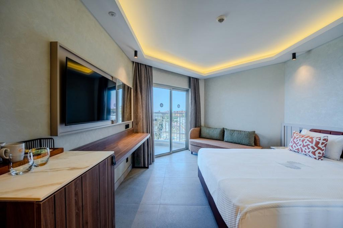 SUN SIDE FAMILY HOTEL