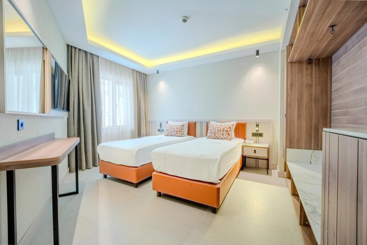 SUN SIDE FAMILY HOTEL