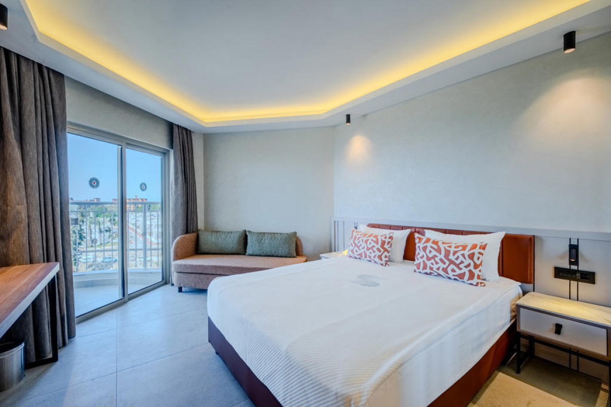 SUN SIDE FAMILY HOTEL