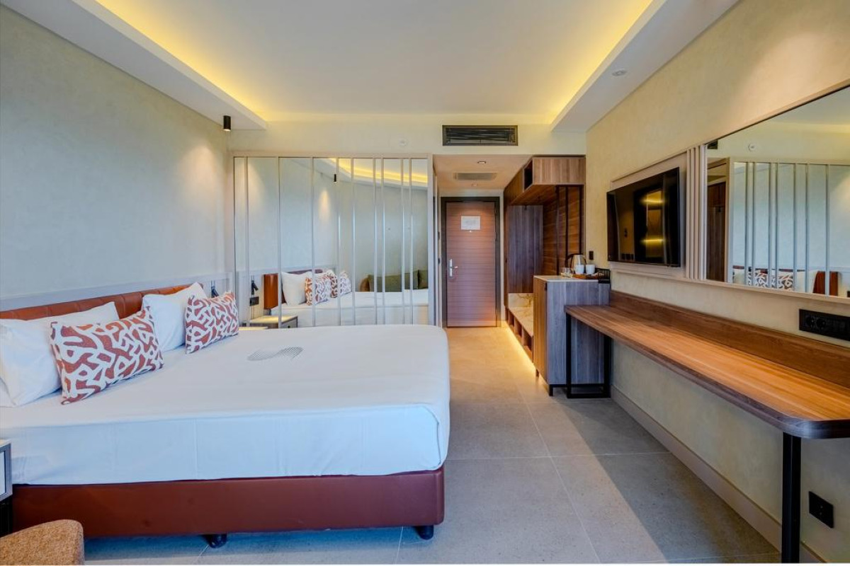 SUN SIDE FAMILY HOTEL