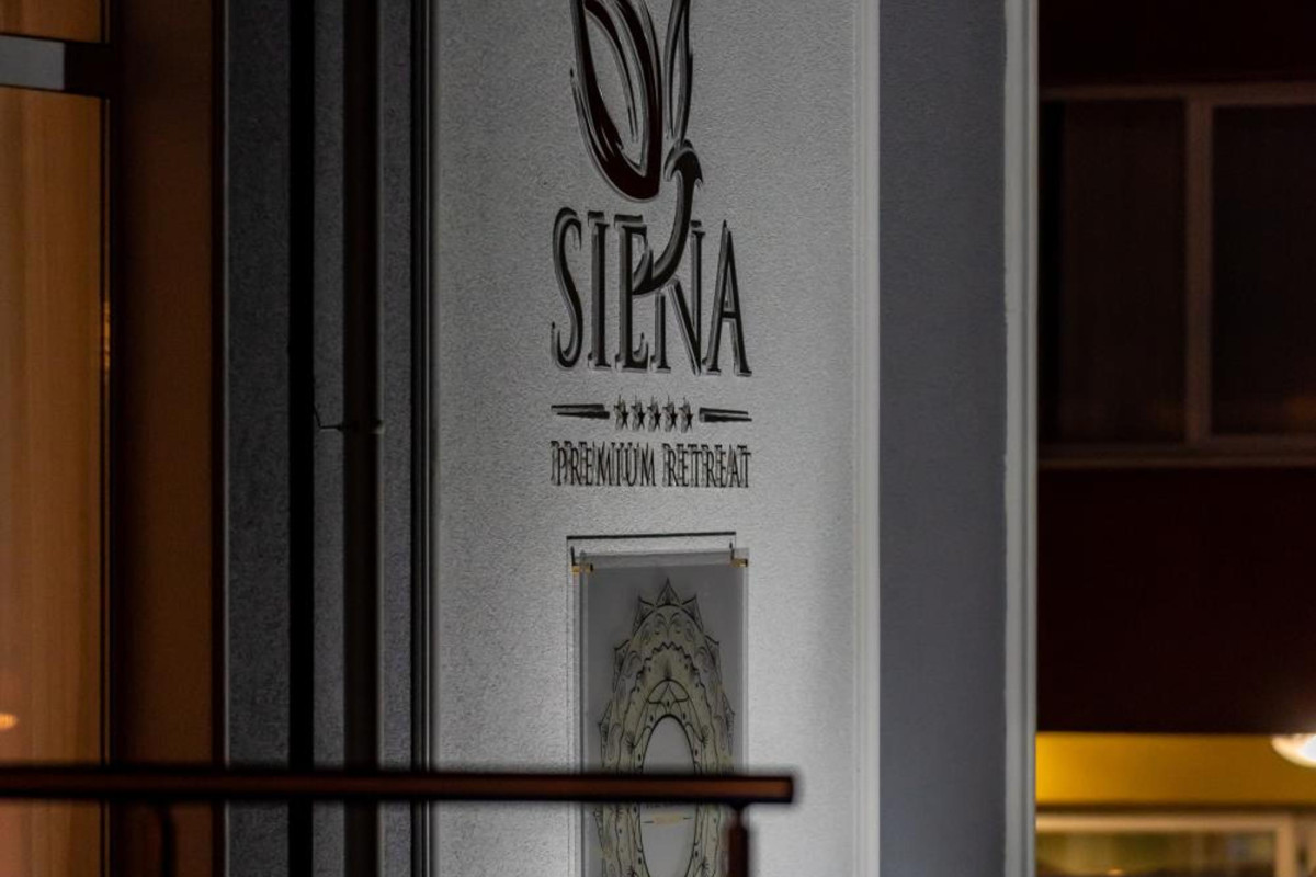 SIENA PREMIUM RETREAT
