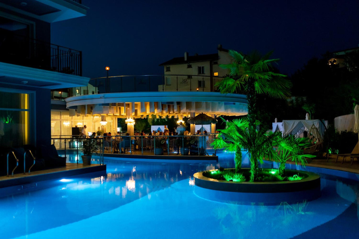 SIENA PREMIUM RETREAT