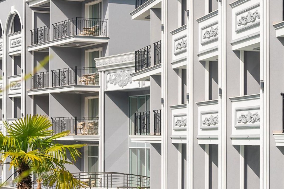 SIENA PREMIUM RETREAT