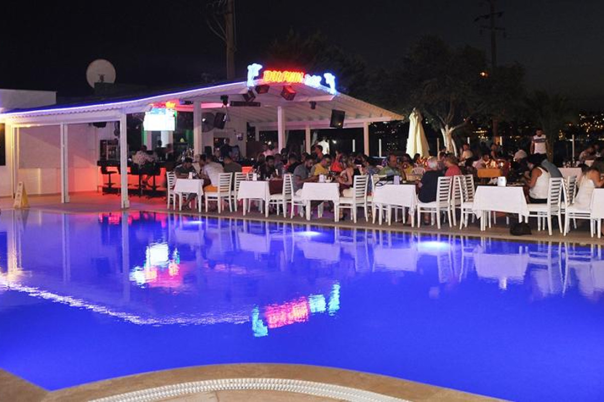 SIESTA BEACH HOTEL