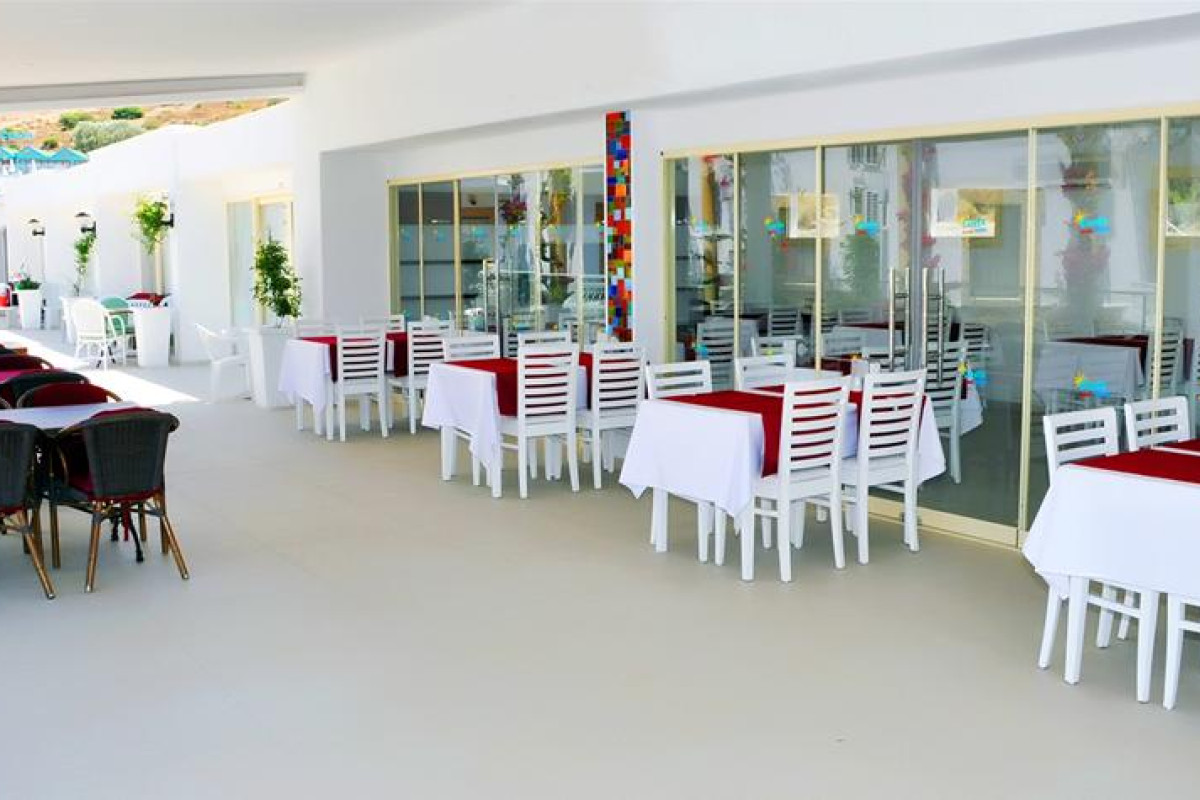 SIESTA BEACH HOTEL