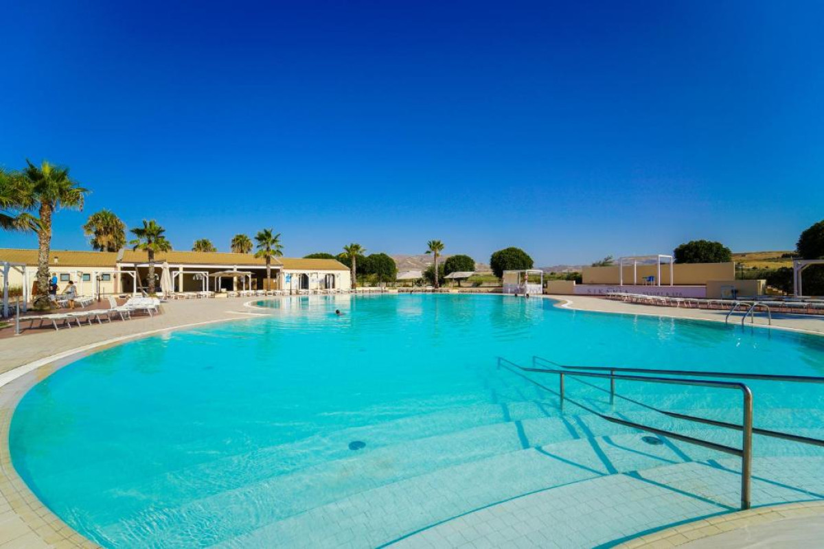 Sikania Eco Resort