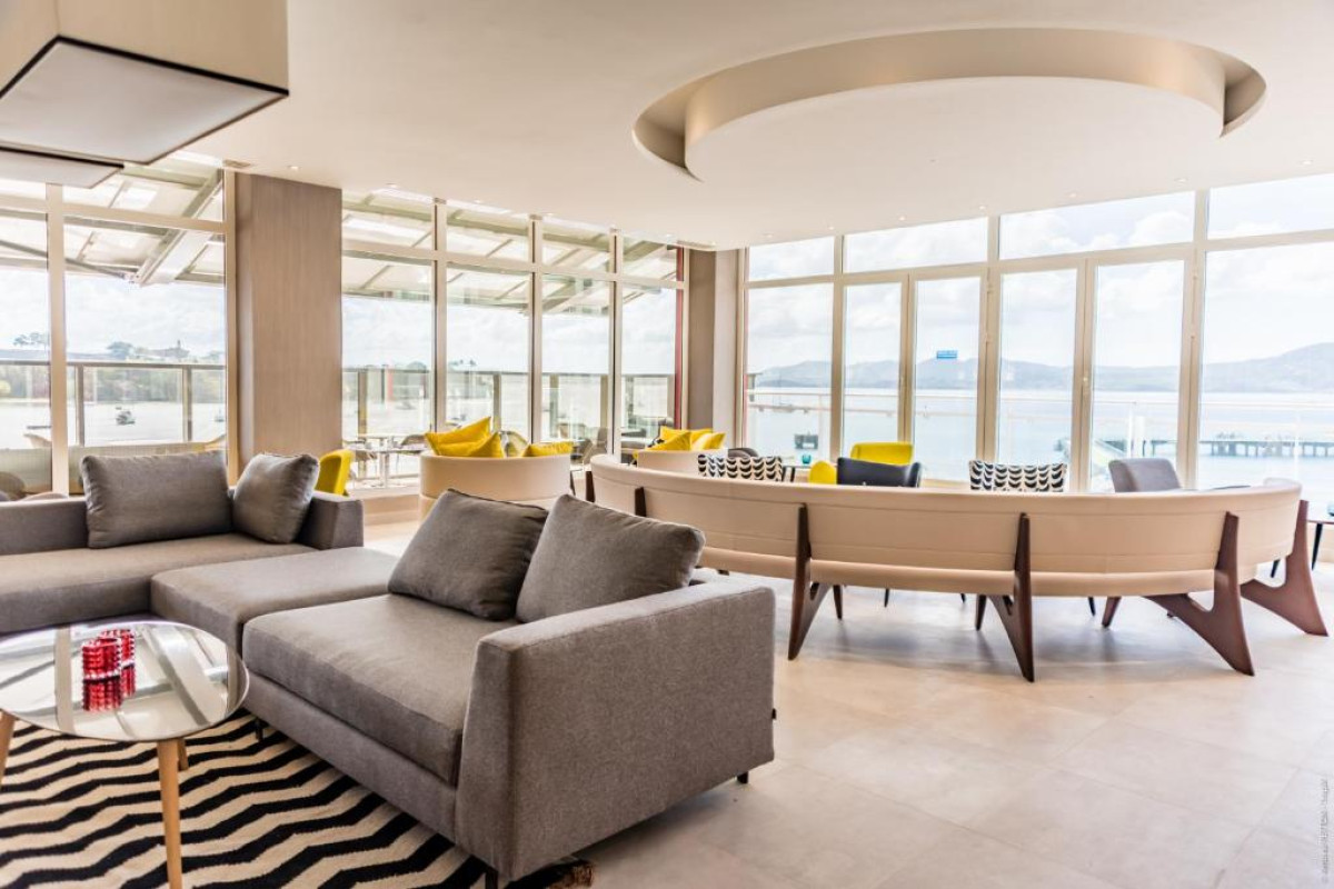 Simon Hotel