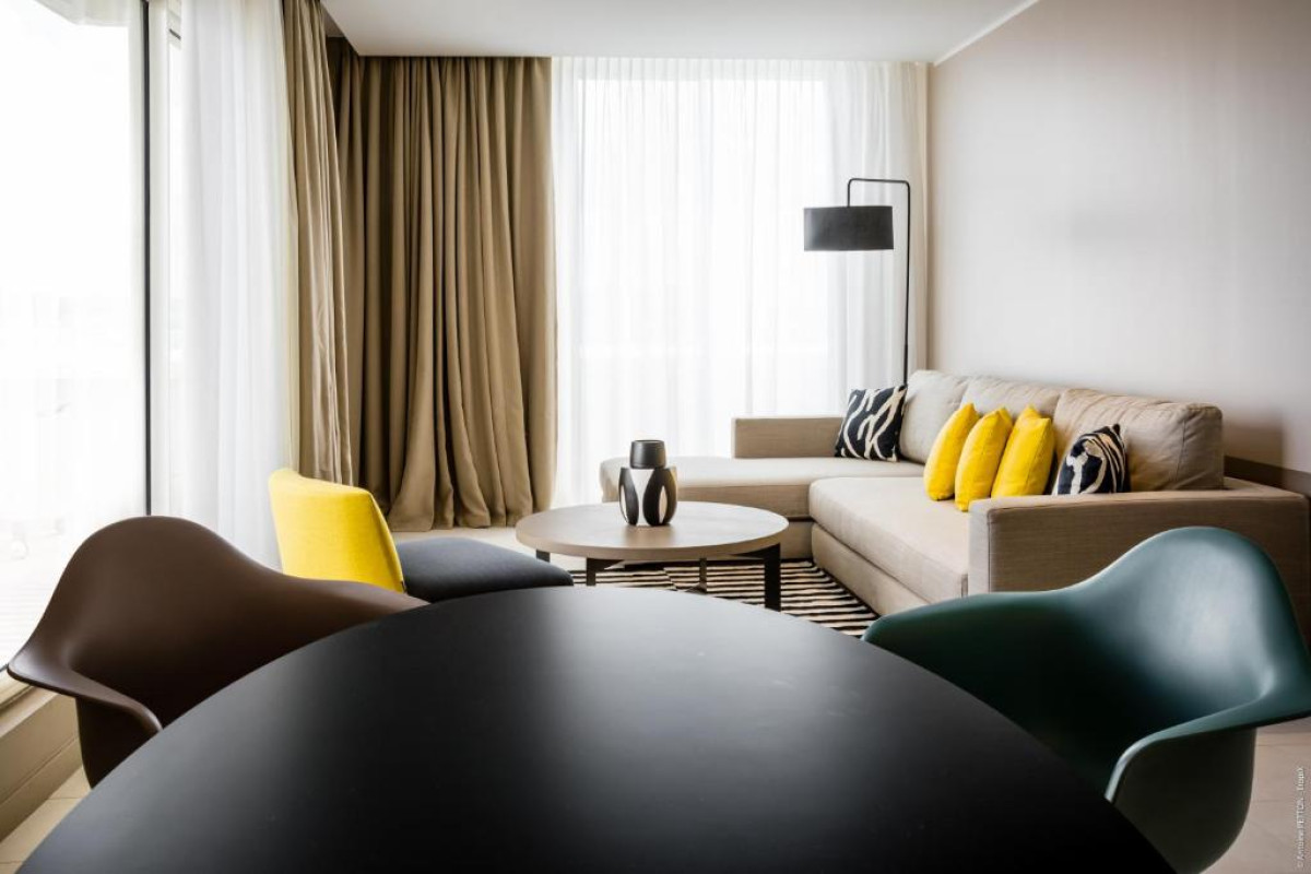 Simon Hotel