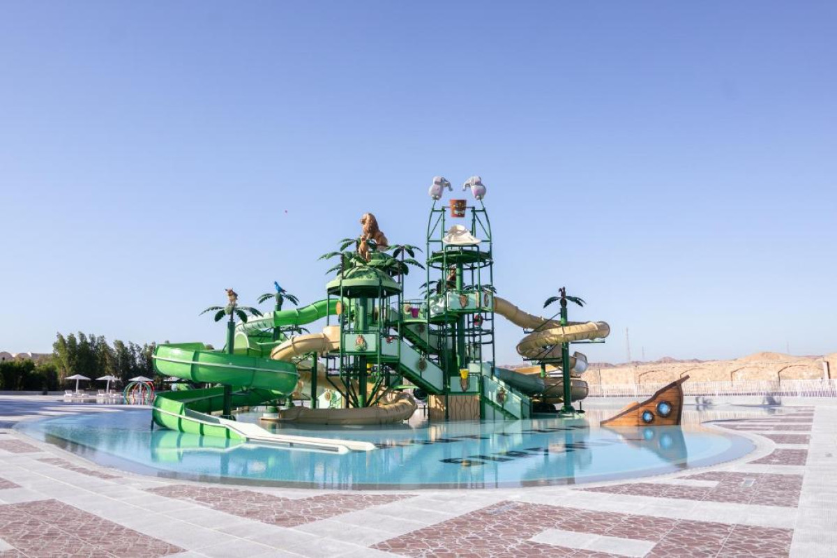 Sirena Beach Resort & Spa