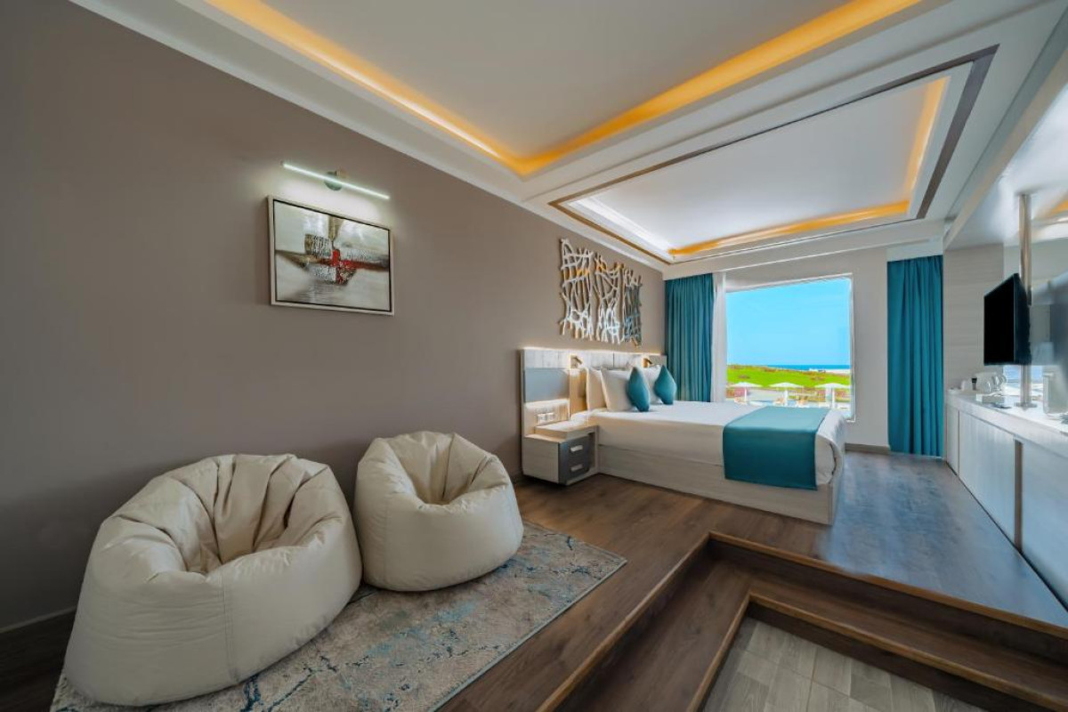 Sirena Beach Resort & Spa