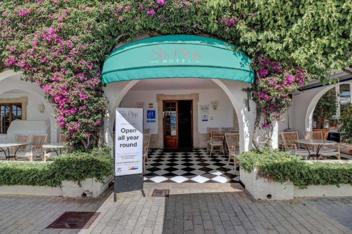 Sis Pins Hotel