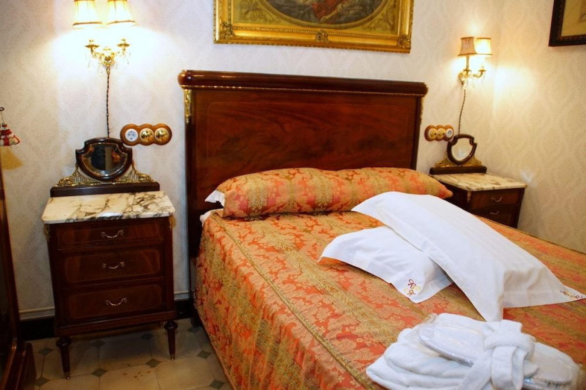 SITGES ROYAL ROOMS