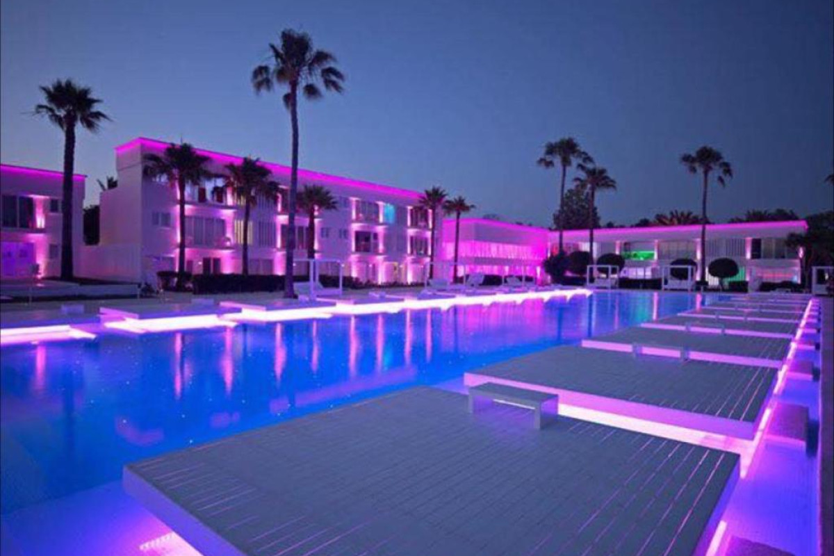 So White Club Resort