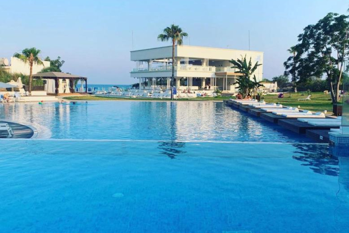 So White Club Resort