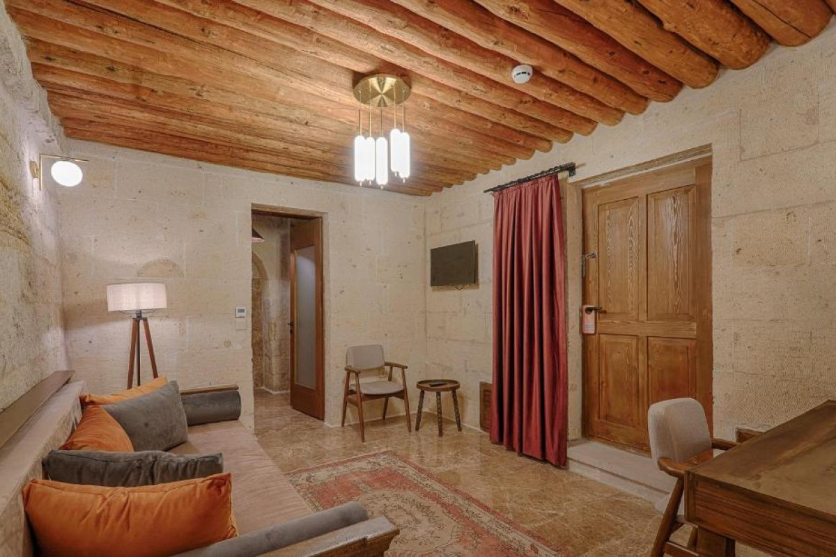 Solem Cave Suites