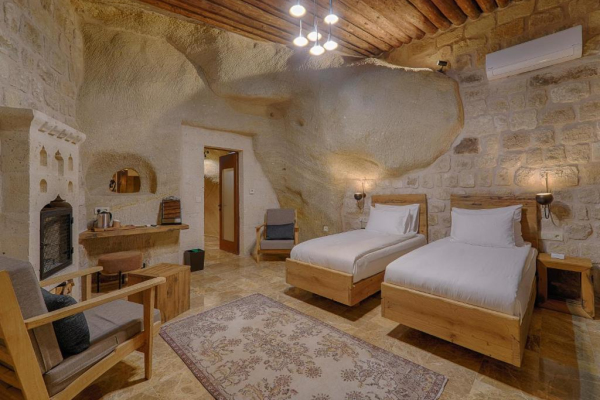 Solem Cave Suites
