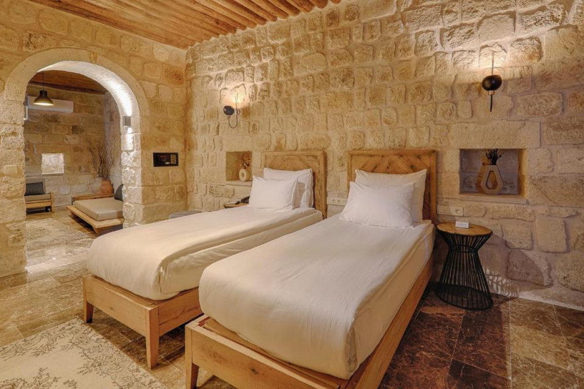 Solem Cave Suites