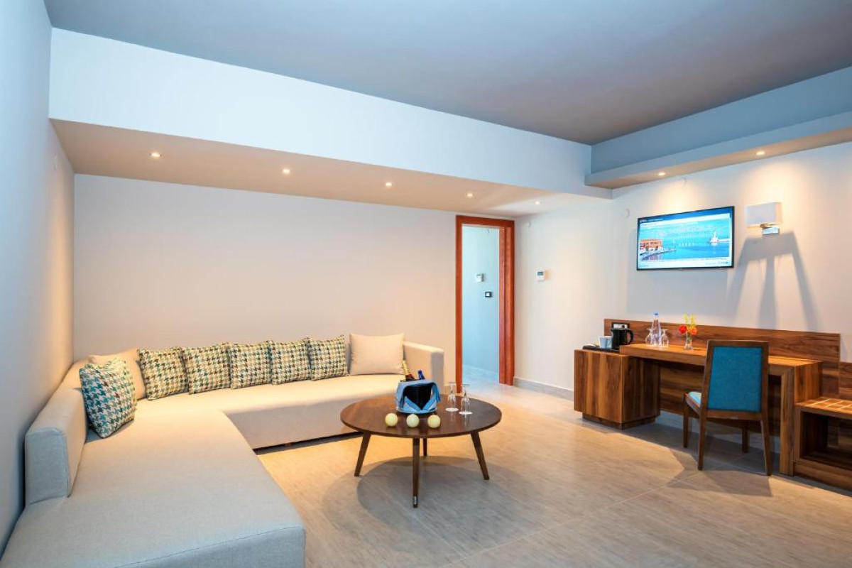 Solimar AquaMarine Hotel