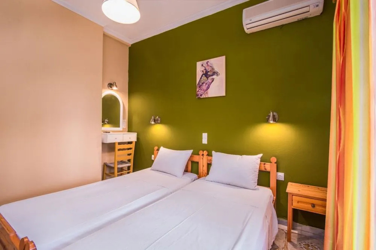 SOUTHGATE APARTMENTS
