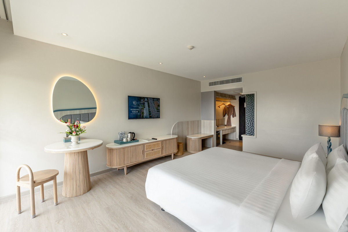 Andaman Embrace Patong