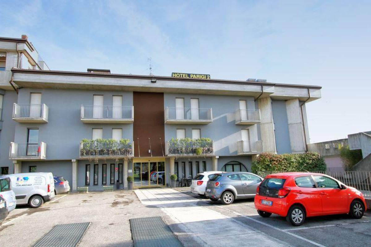 Spa Hotel Parigi 2