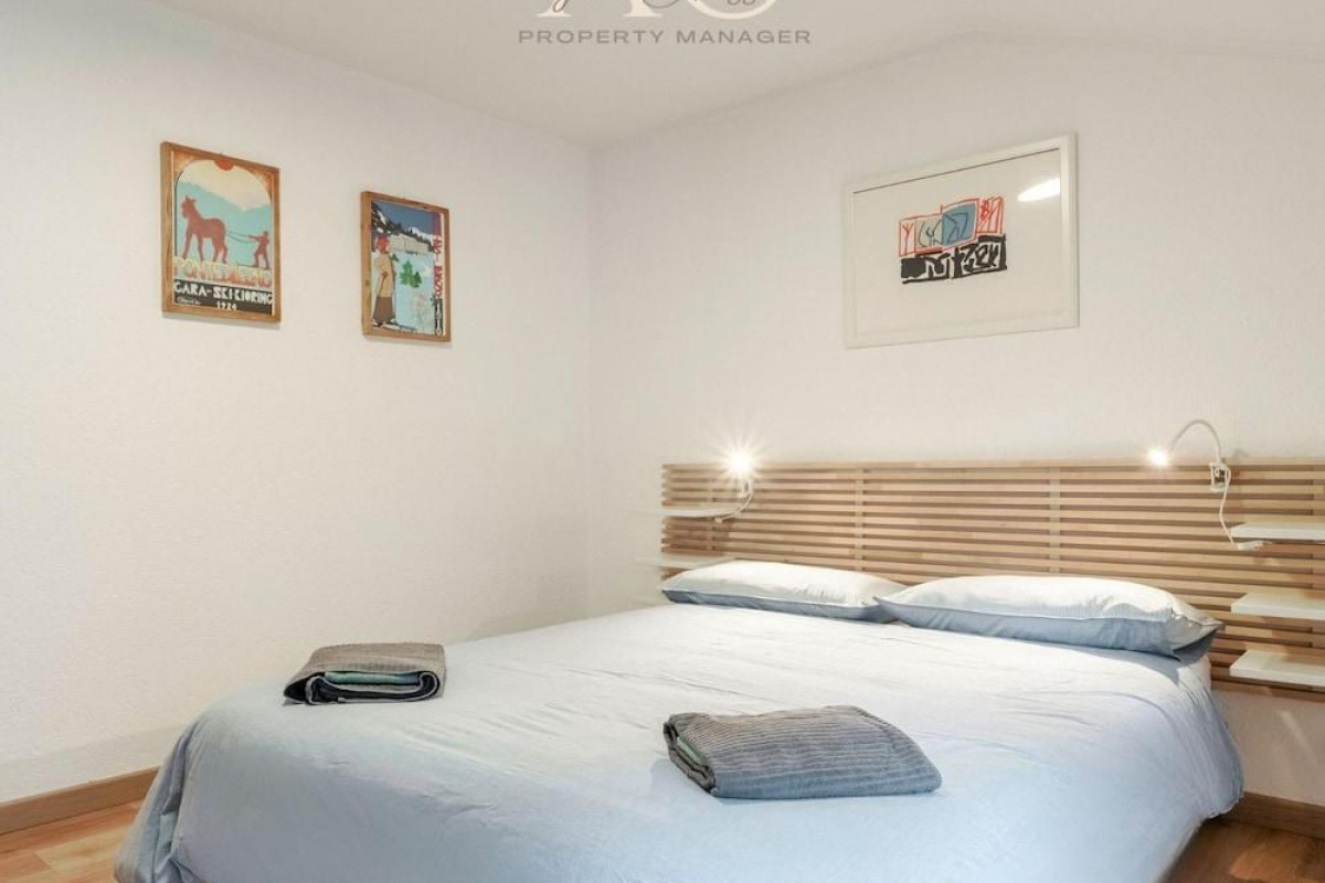 Square Apartment In Ponte Di Legno