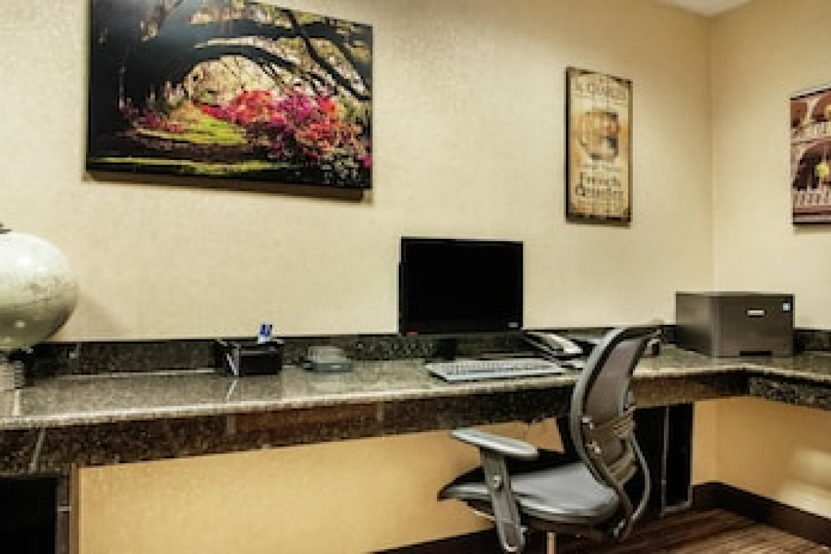 ST CHARLES COACH HOUSE, ASCEND HOTEL COLLECTION