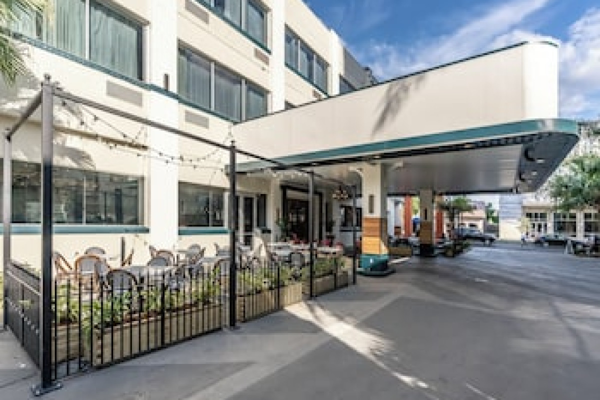 ST CHARLES COACH HOUSE, ASCEND HOTEL COLLECTION
