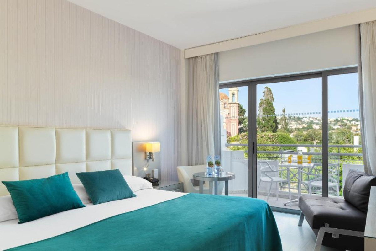 St George Beach Hotel & Spa Resort