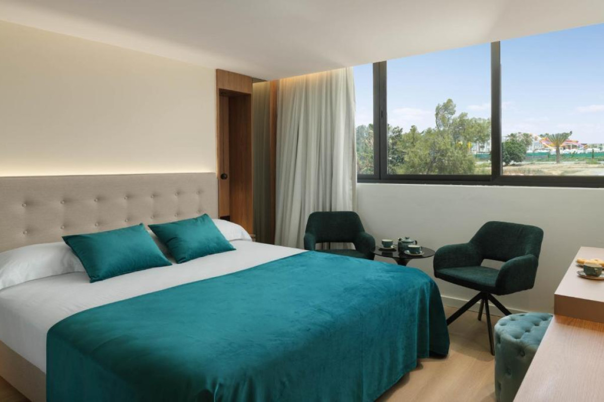 St George Beach Hotel & Spa Resort