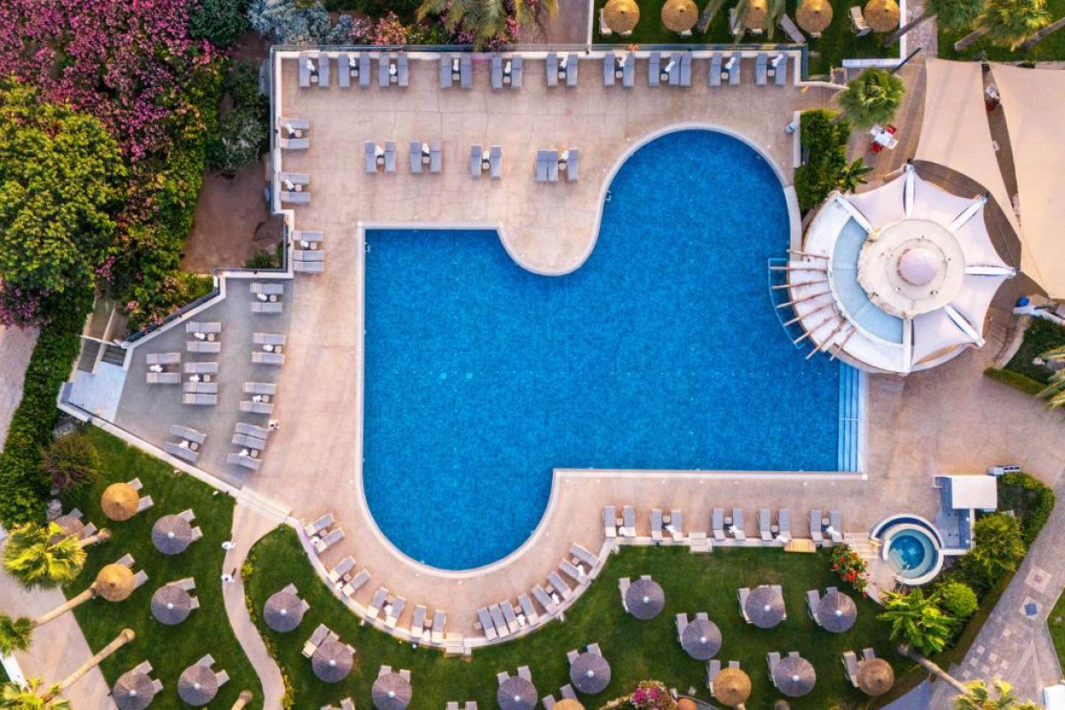 St George Beach Hotel & Spa Resort
