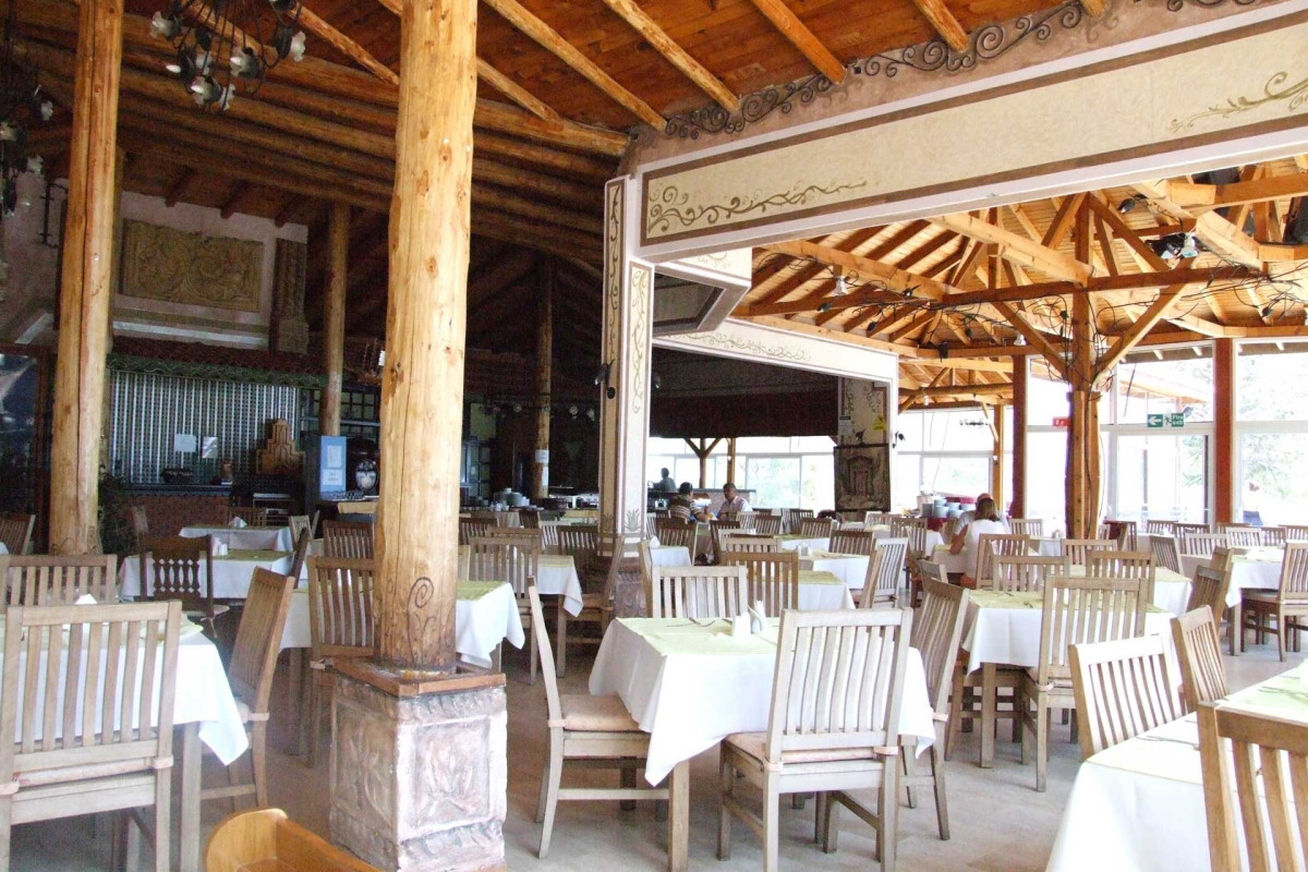 NICHOLAS PARK HOTEL