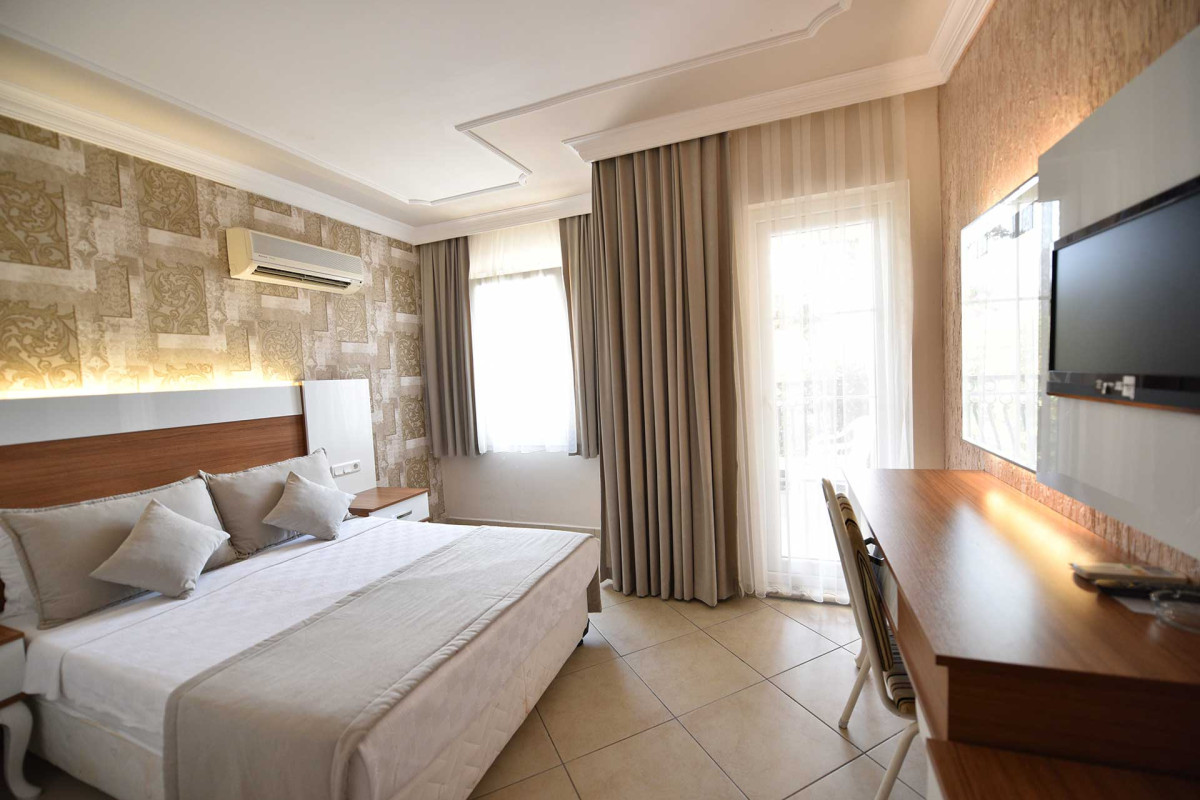 NICHOLAS PARK HOTEL