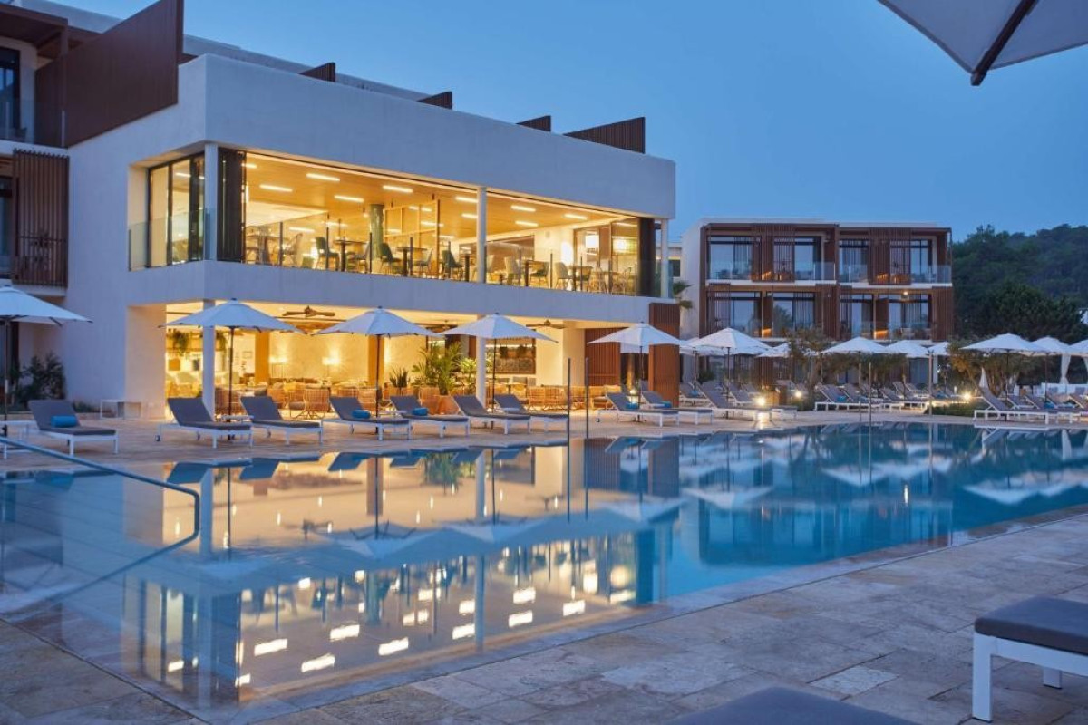 The Club Cala San Miguel Hotel, Curio Collection by Hilton