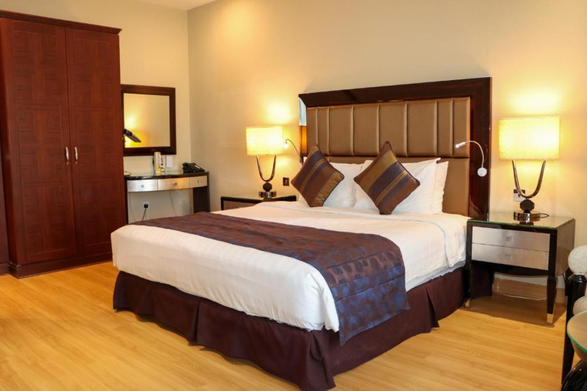 Strato Hotel by Warwick