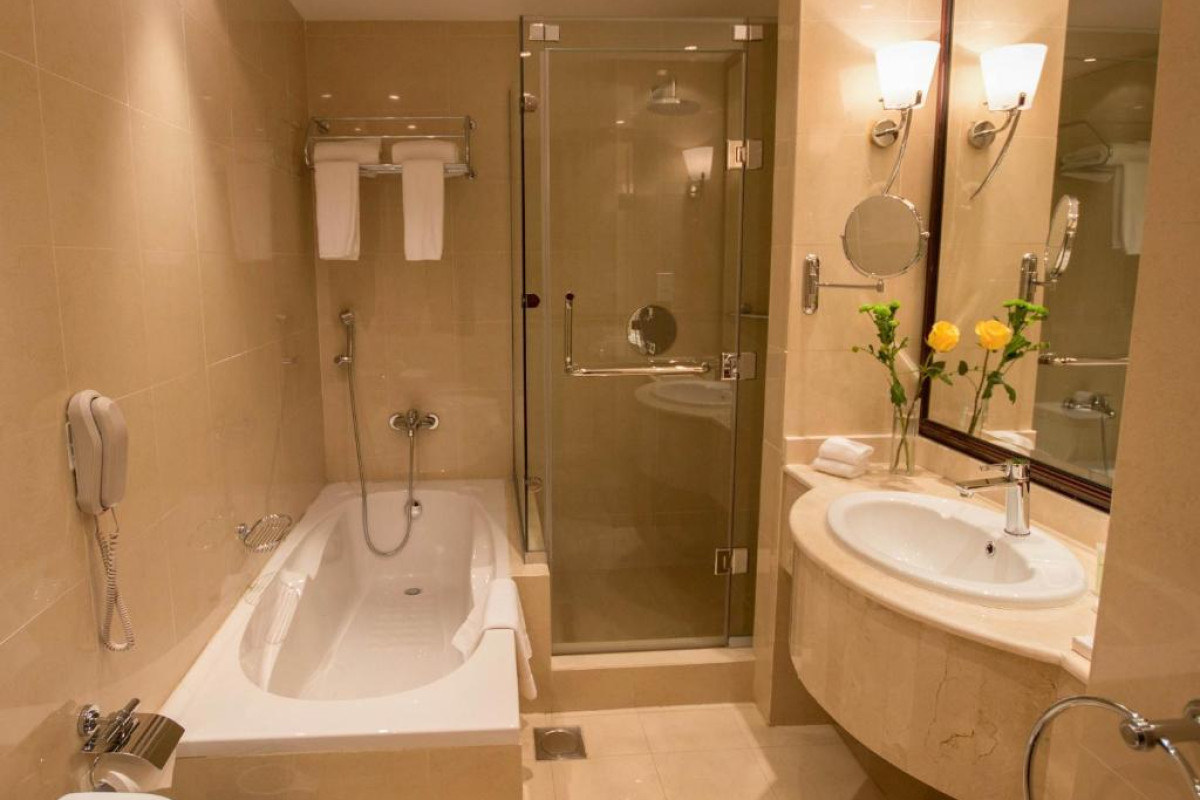 Strato Hotel by Warwick