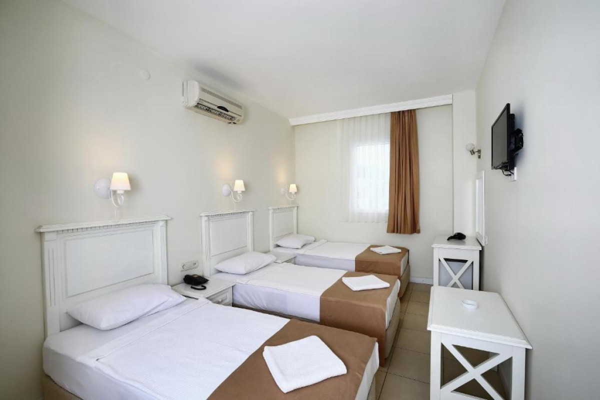 Summer Garden Suites and Beach Hotel