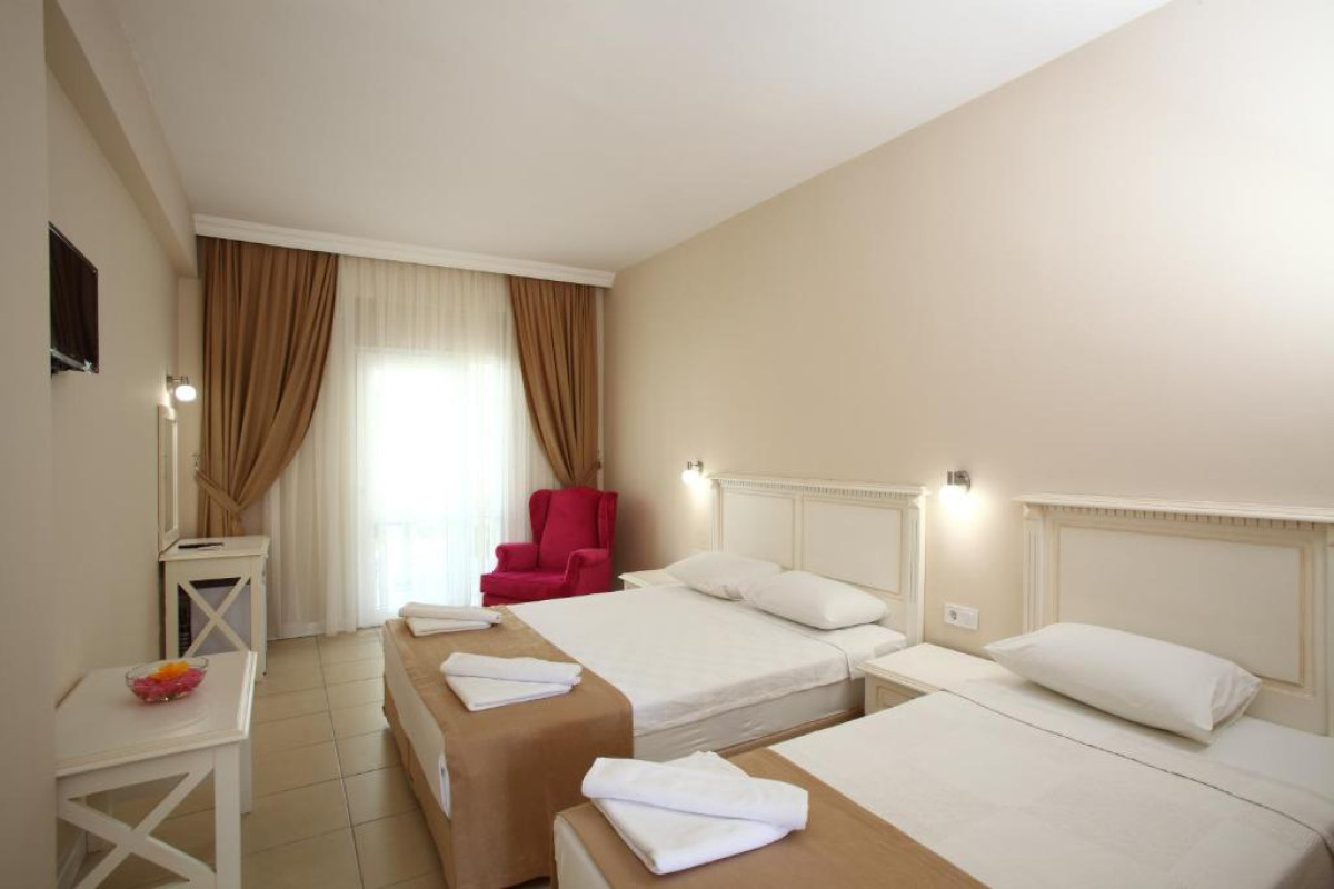 Summer Garden Suites and Beach Hotel