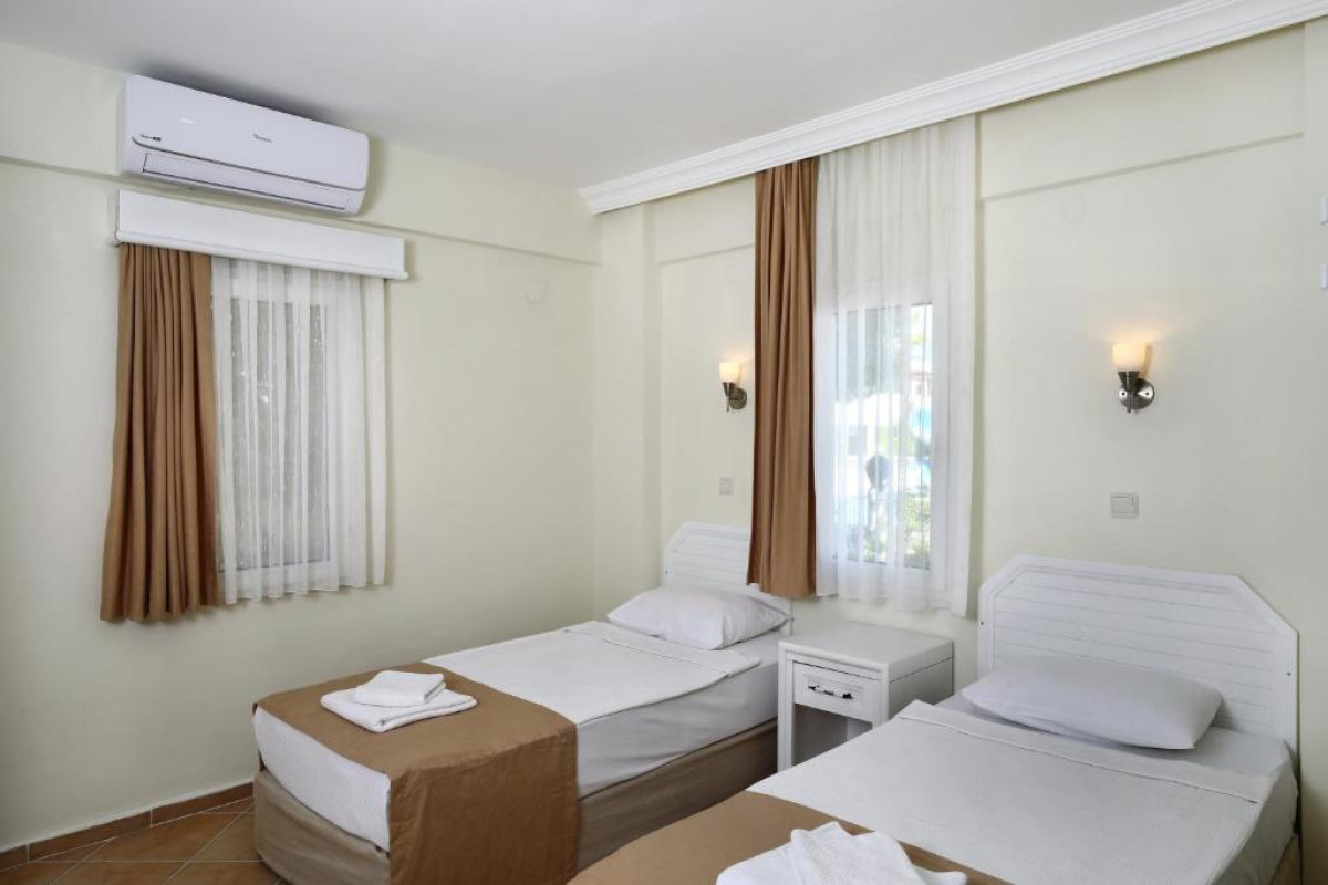 Summer Garden Suites and Beach Hotel