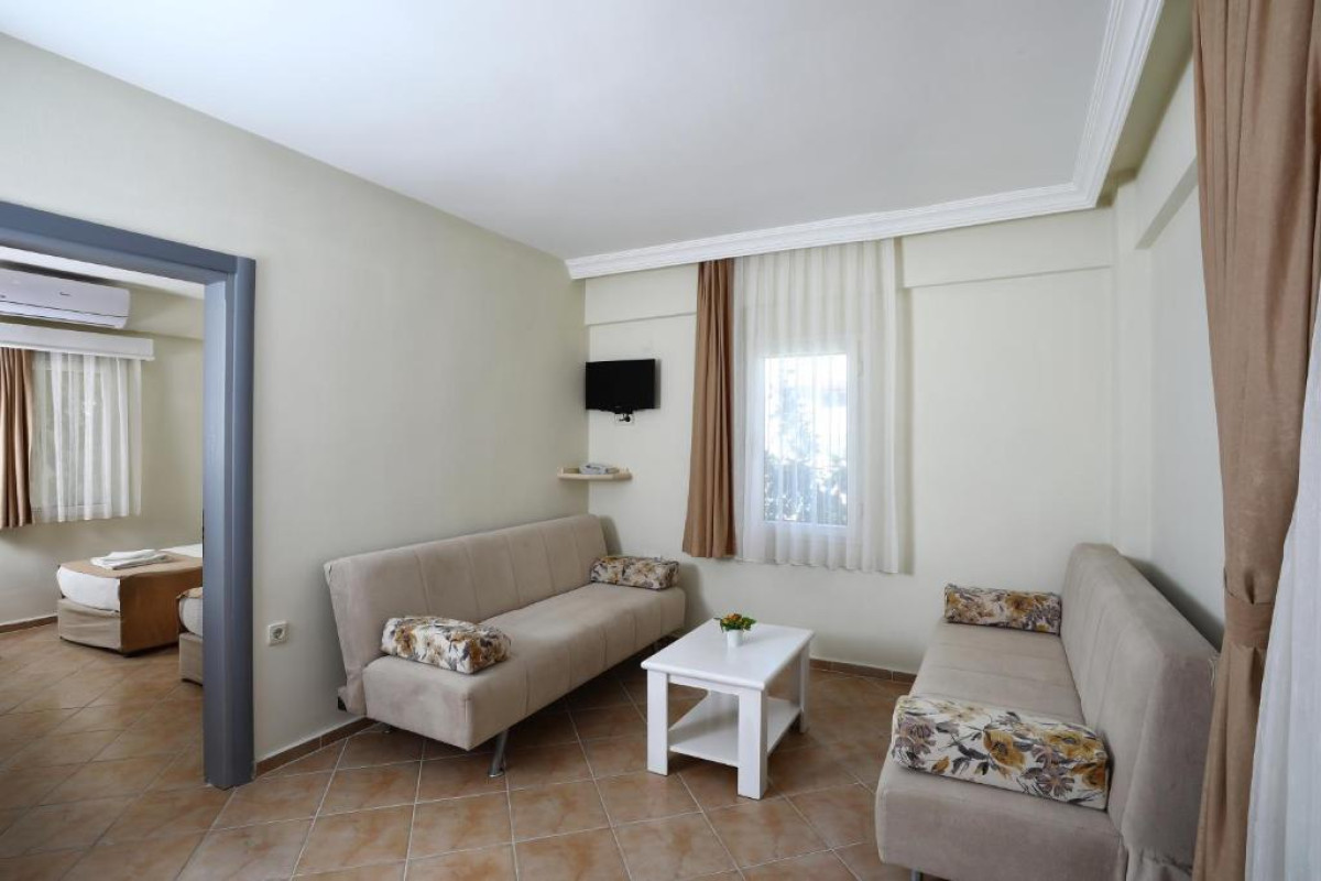 Summer Garden Suites and Beach Hotel