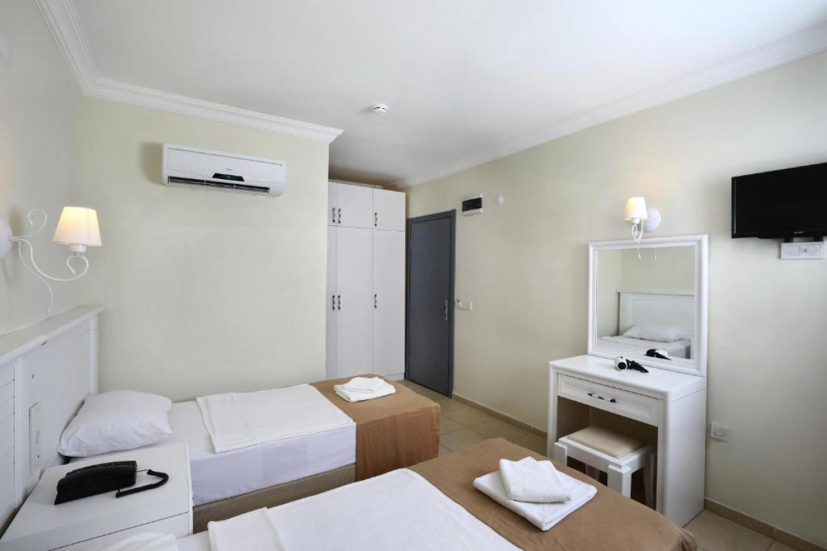 Summer Garden Suites and Beach Hotel