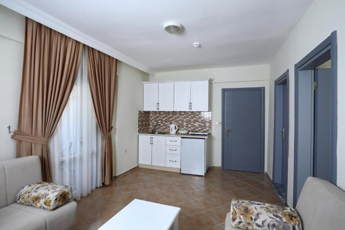 Summer Garden Suites and Beach Hotel