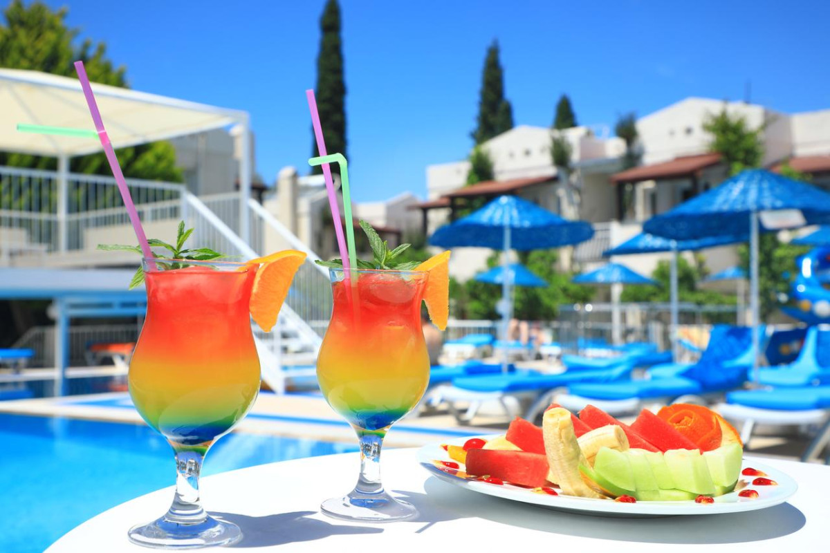 SUMMER GARDEN SUITES AND BEACH HOTEL