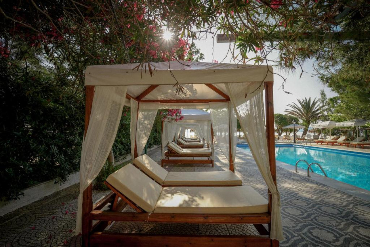 Summery Hotel