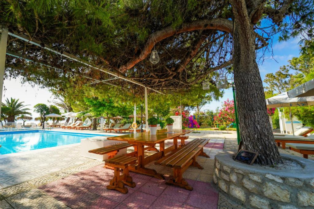 Summery Hotel