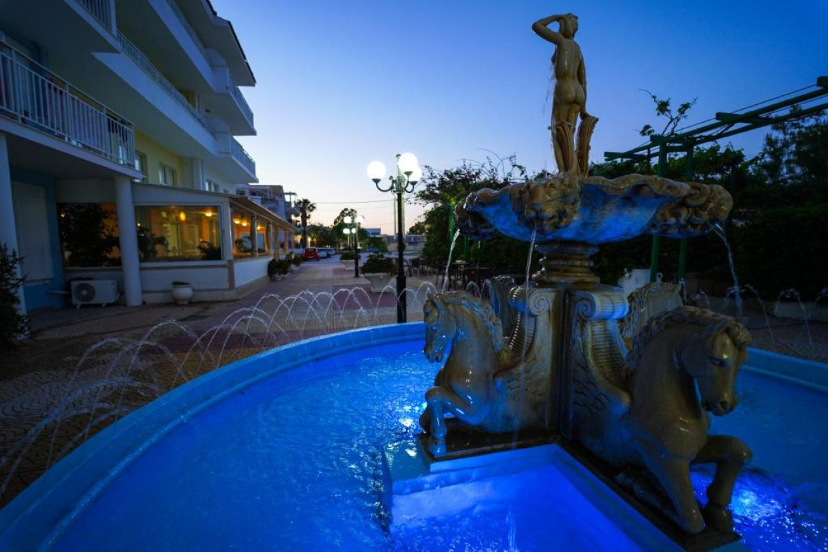 Summery Hotel