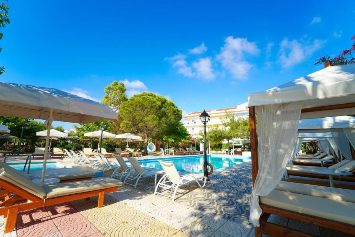 Summery Hotel