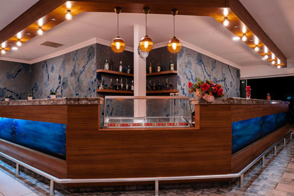 SUN CLUB SIDE