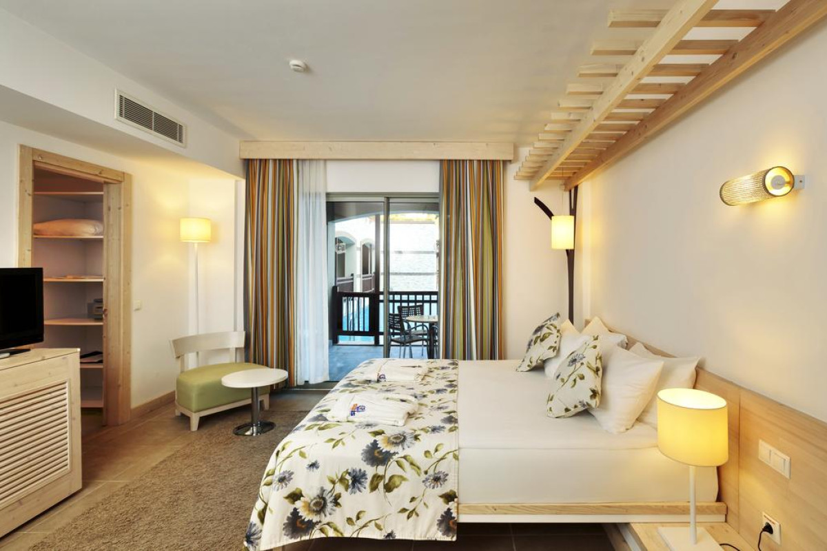 SUNIS KUMKOY BEACH RESORT & SPA