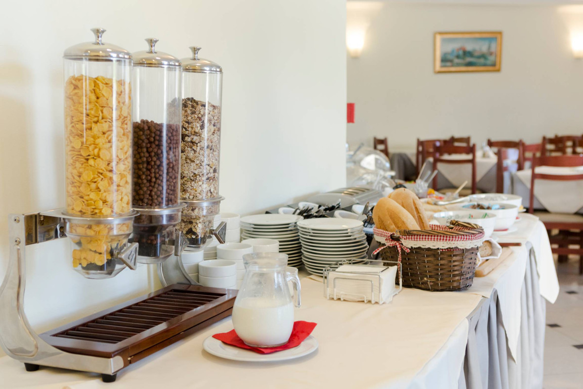 SUNNY BAY HOTEL